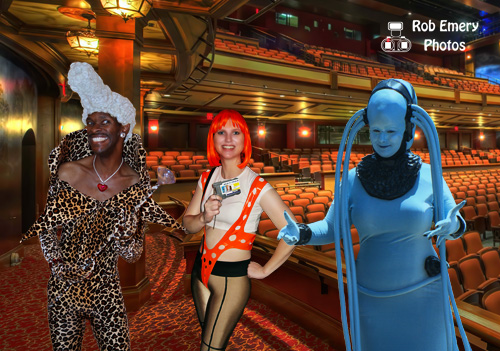 Ruby Rhod and Leeloo Dallas on backstage tour with Diva Plavalaguna